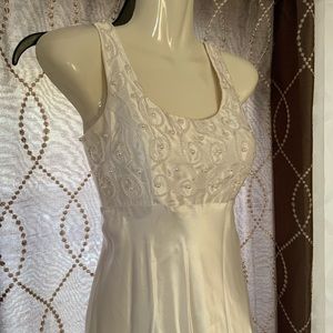 Wedding / graduation dress